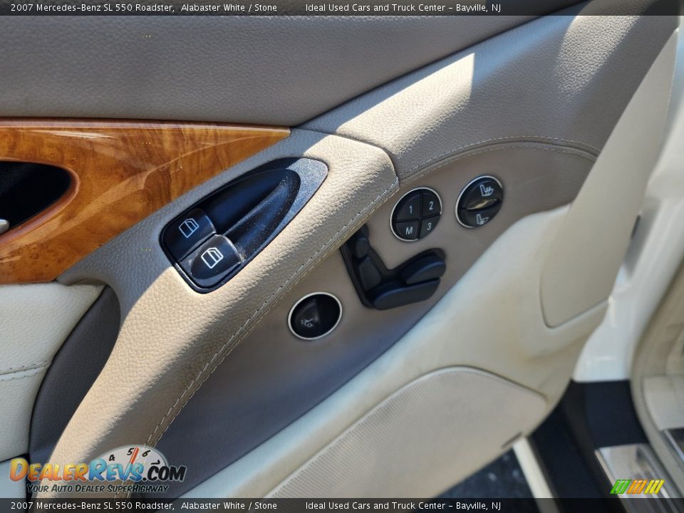 Door Panel of 2007 Mercedes-Benz SL 550 Roadster Photo #24