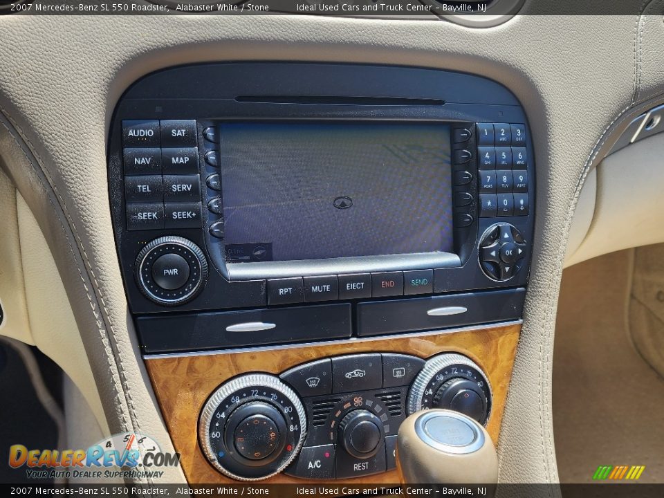 Controls of 2007 Mercedes-Benz SL 550 Roadster Photo #28