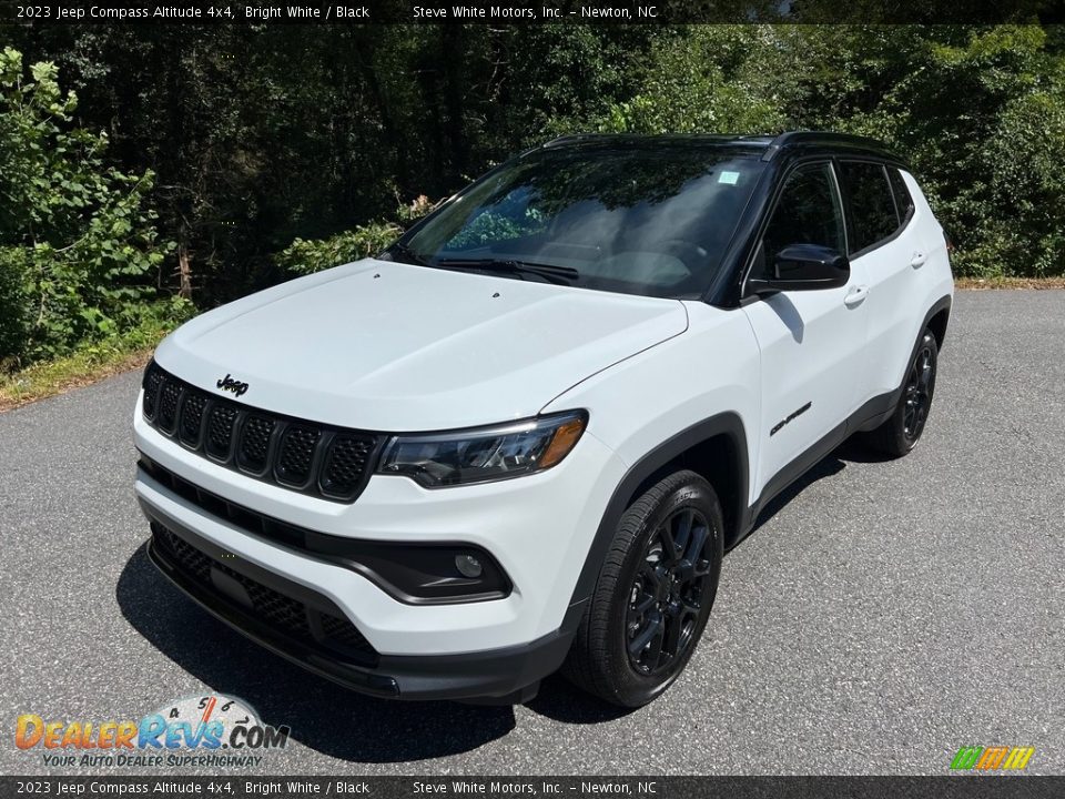 2023 Jeep Compass Altitude 4x4 Bright White / Black Photo #2