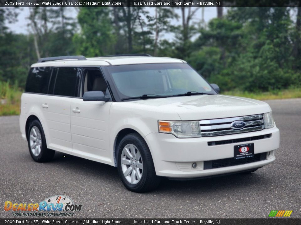 Front 3/4 View of 2009 Ford Flex SE Photo #2