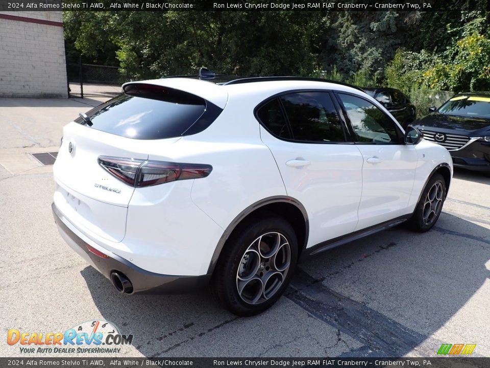 2024 Alfa Romeo Stelvio Ti AWD Alfa White / Black/Chocolate Photo #5