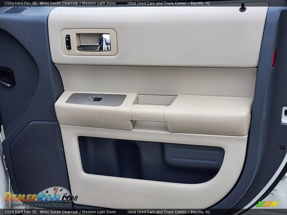 Door Panel of 2009 Ford Flex SE Photo #10