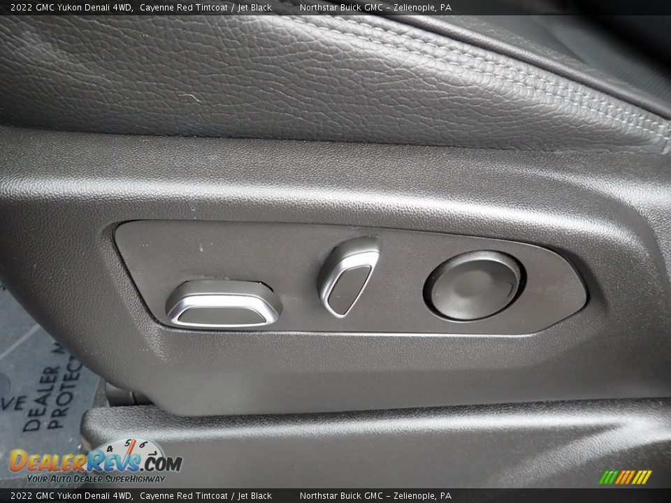 Front Seat of 2022 GMC Yukon Denali 4WD Photo #23