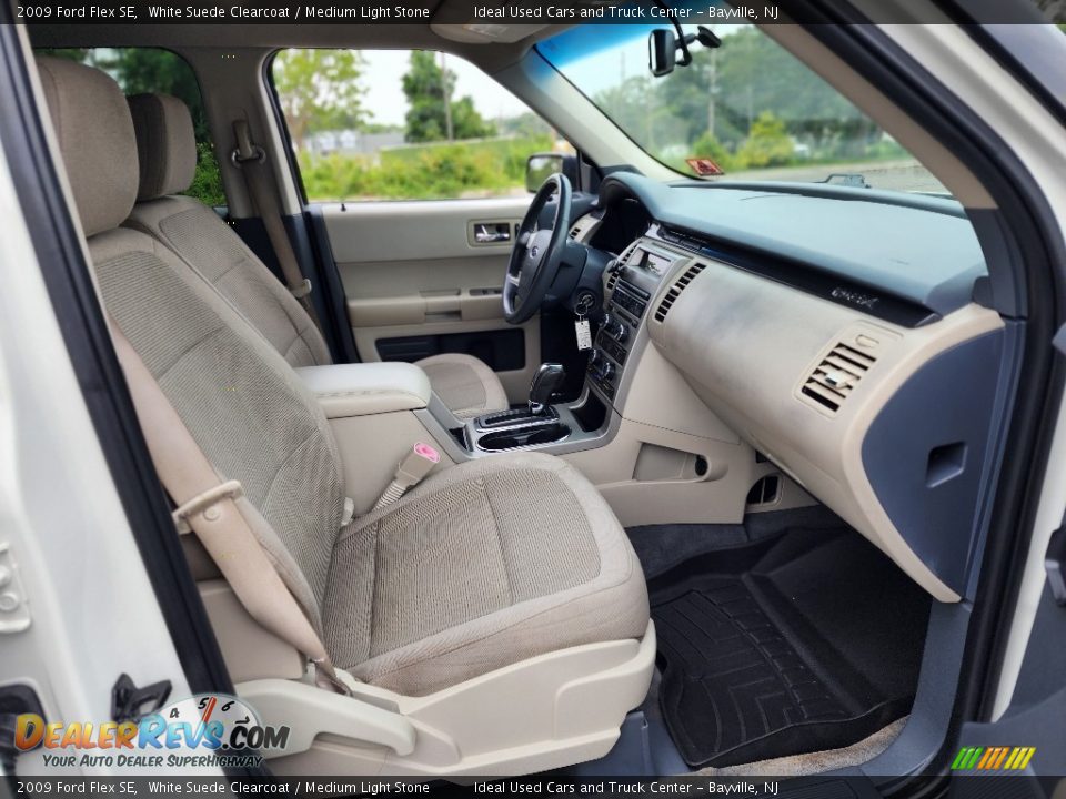 Front Seat of 2009 Ford Flex SE Photo #11