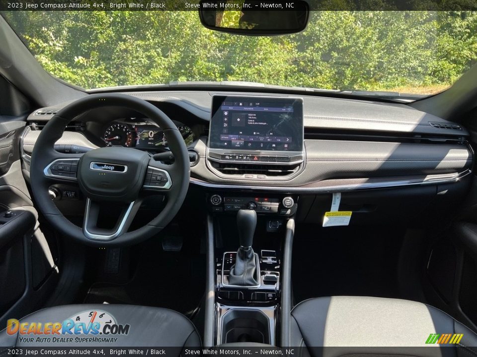 2023 Jeep Compass Altitude 4x4 Bright White / Black Photo #17