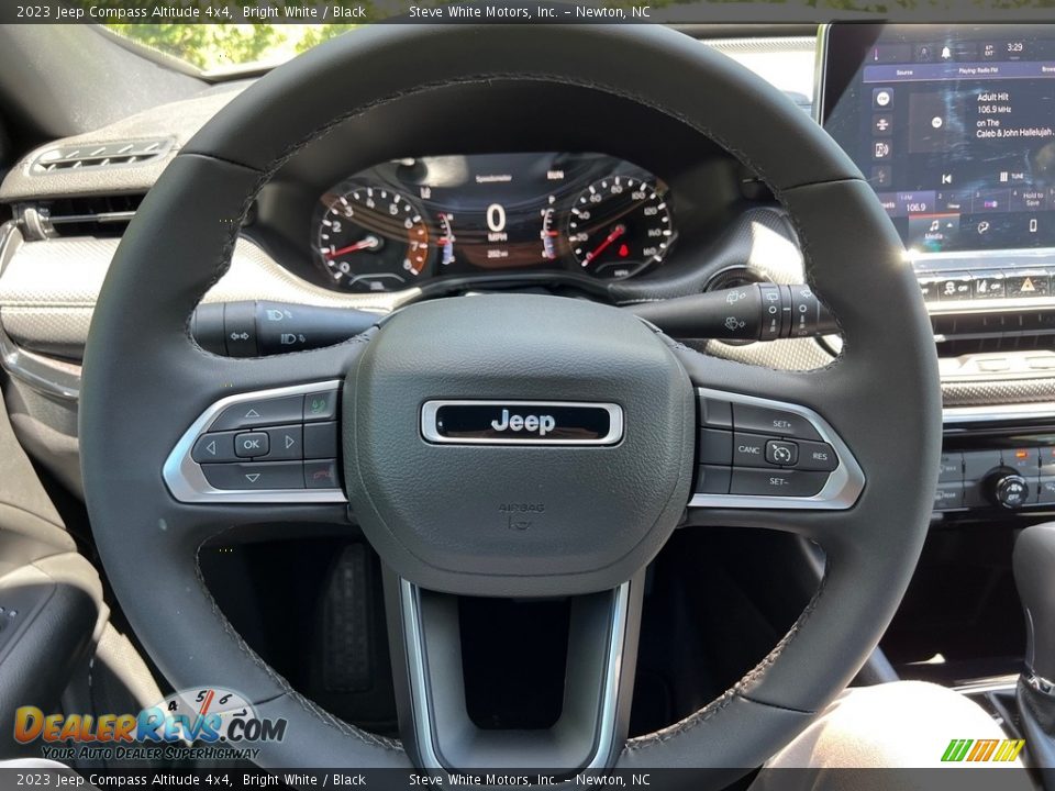 2023 Jeep Compass Altitude 4x4 Bright White / Black Photo #18