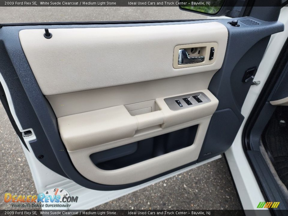 Door Panel of 2009 Ford Flex SE Photo #26