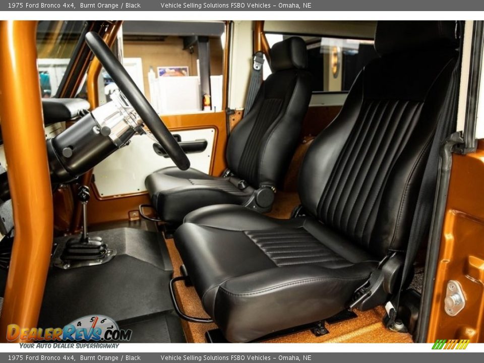 Front Seat of 1975 Ford Bronco 4x4 Photo #14