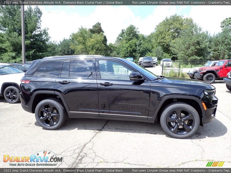 2023 Jeep Grand Cherokee Altitude 4x4 Diamond Black Crystal Pearl / Global Black Photo #6