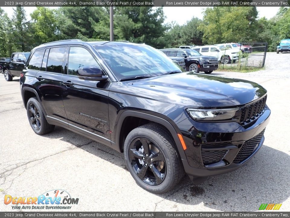 2023 Jeep Grand Cherokee Altitude 4x4 Diamond Black Crystal Pearl / Global Black Photo #7