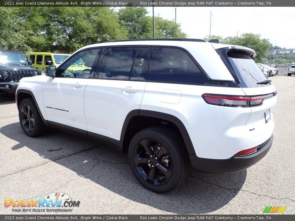 2023 Jeep Grand Cherokee Altitude 4x4 Bright White / Global Black Photo #3