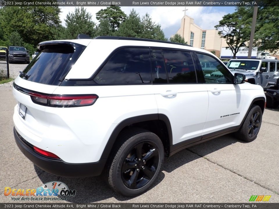 2023 Jeep Grand Cherokee Altitude 4x4 Bright White / Global Black Photo #5