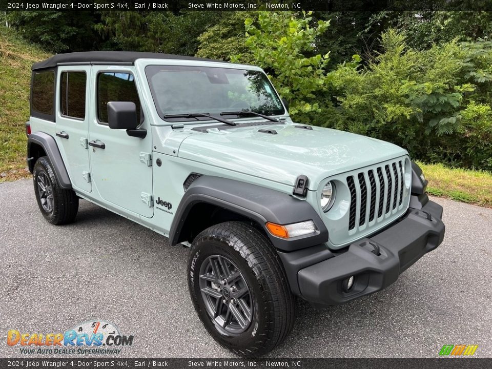 Front 3/4 View of 2024 Jeep Wrangler 4-Door Sport S 4x4 Photo #4