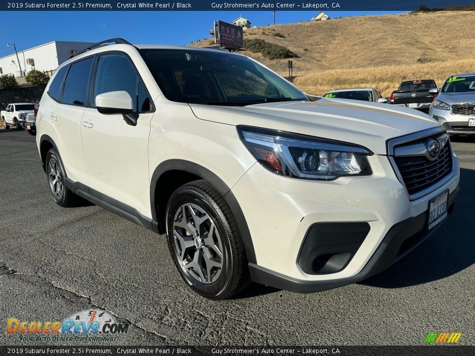 Front 3/4 View of 2019 Subaru Forester 2.5i Premium Photo #1