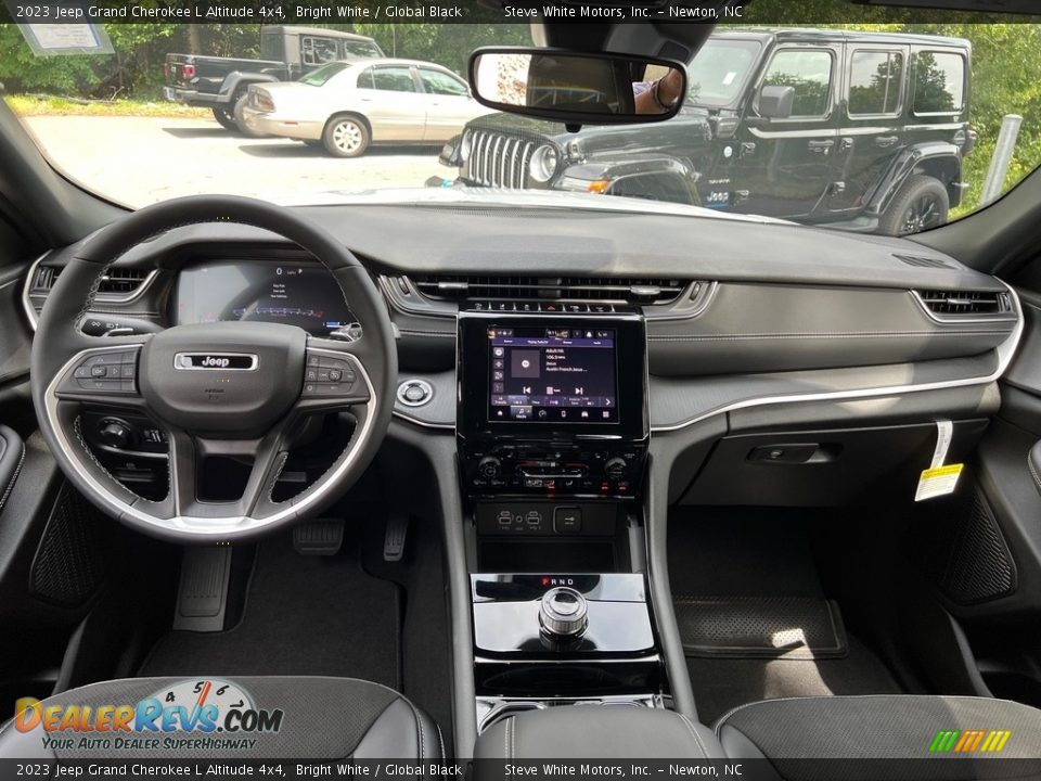 Dashboard of 2023 Jeep Grand Cherokee L Altitude 4x4 Photo #14