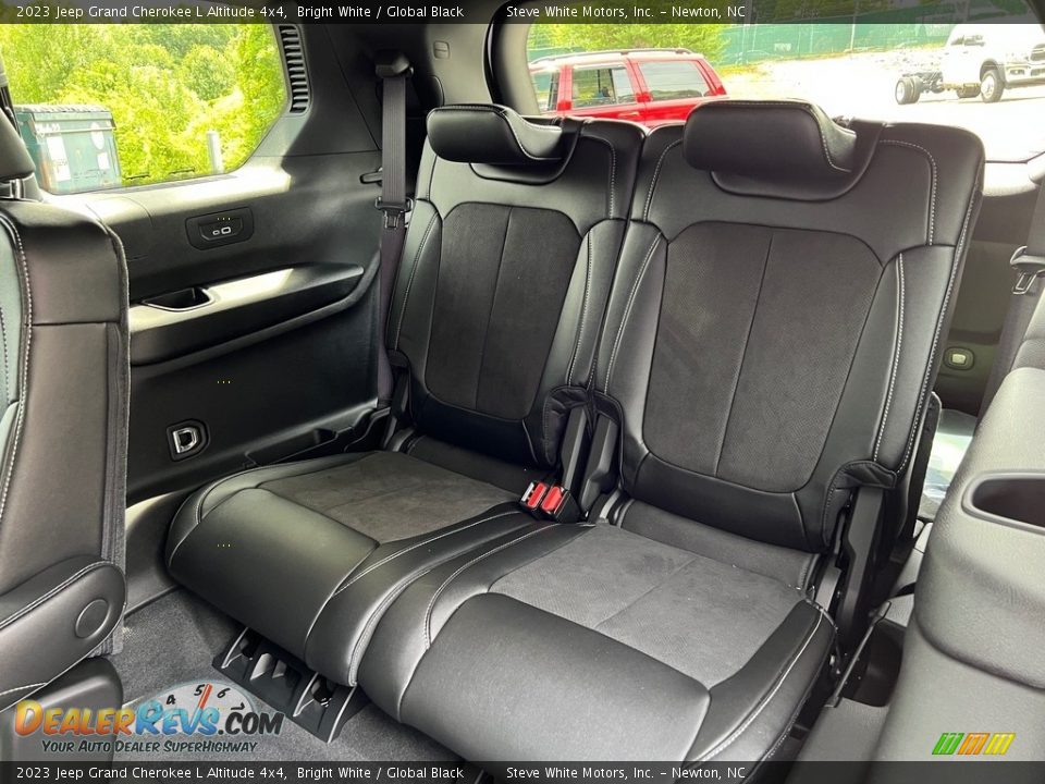 Rear Seat of 2023 Jeep Grand Cherokee L Altitude 4x4 Photo #15