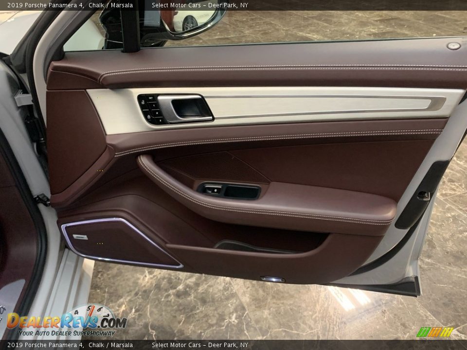 Door Panel of 2019 Porsche Panamera 4 Photo #18