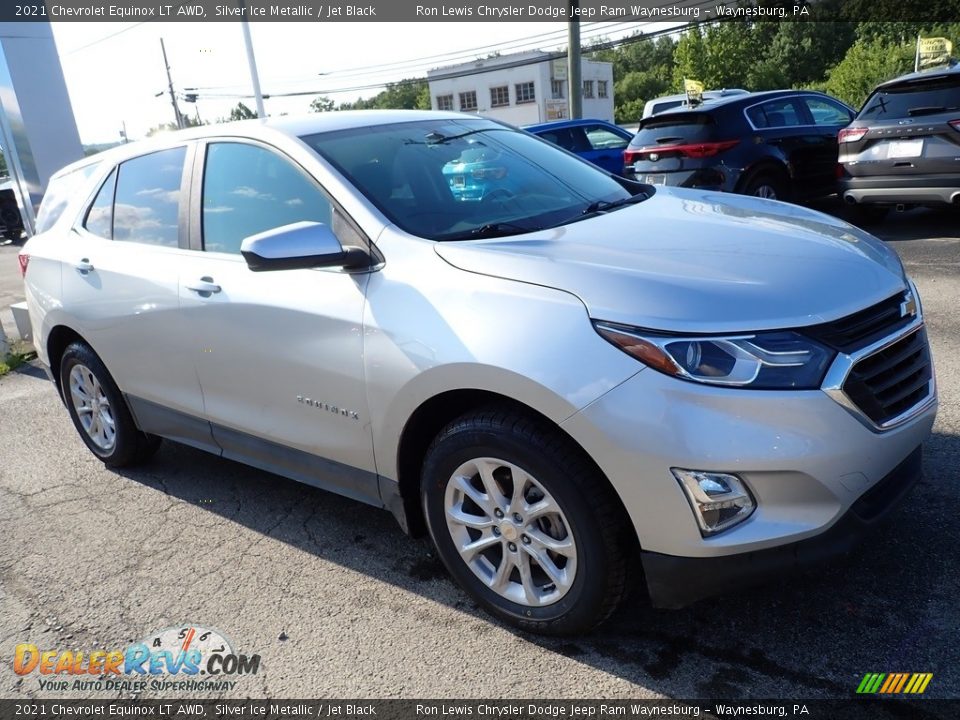 Front 3/4 View of 2021 Chevrolet Equinox LT AWD Photo #8