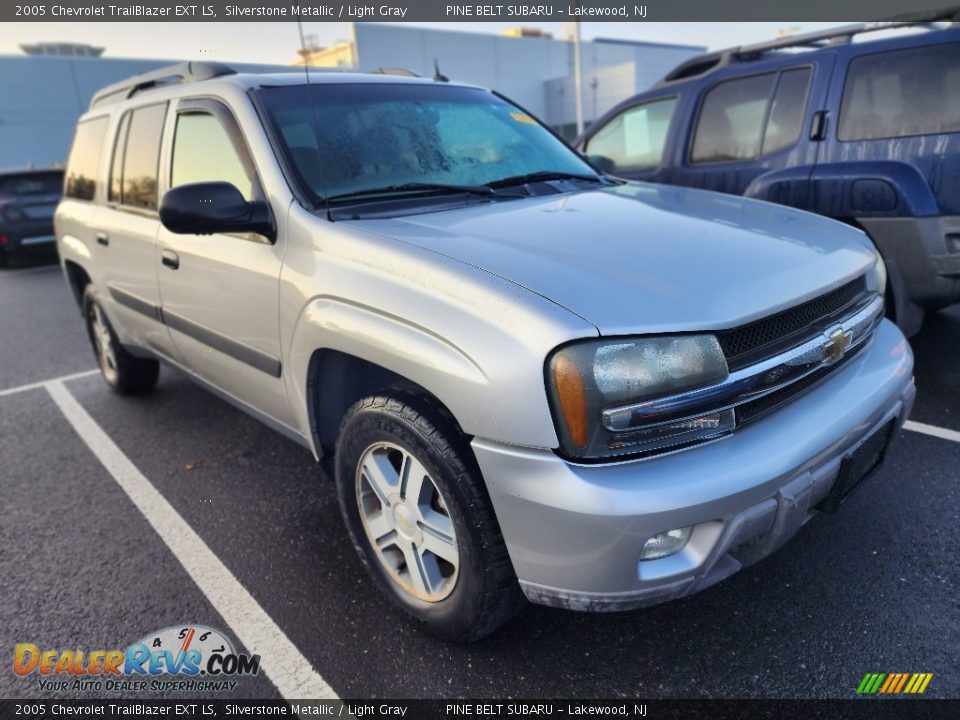 2005 Chevrolet TrailBlazer EXT LS Silverstone Metallic / Light Gray Photo #2