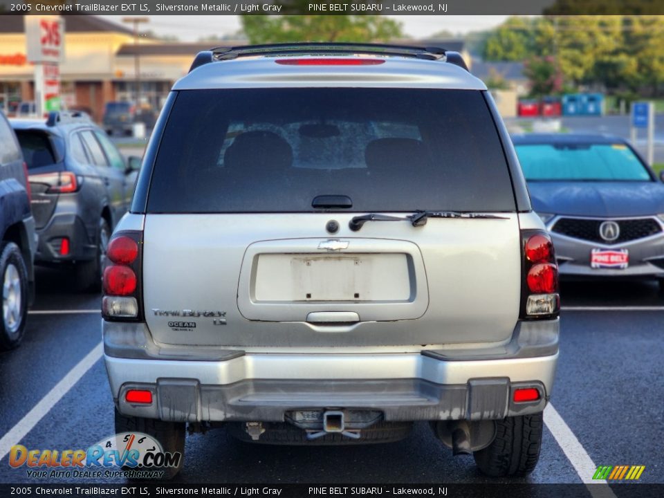 2005 Chevrolet TrailBlazer EXT LS Silverstone Metallic / Light Gray Photo #4