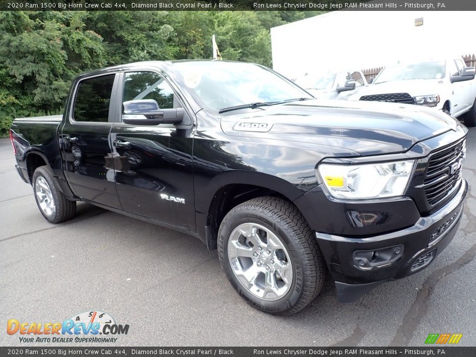 Front 3/4 View of 2020 Ram 1500 Big Horn Crew Cab 4x4 Photo #8