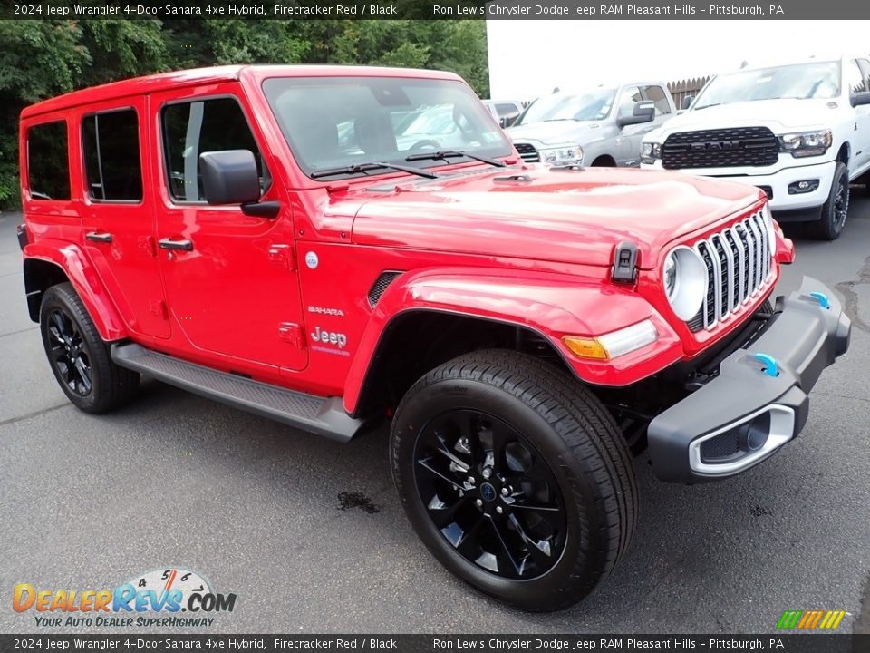 Front 3/4 View of 2024 Jeep Wrangler 4-Door Sahara 4xe Hybrid Photo #8