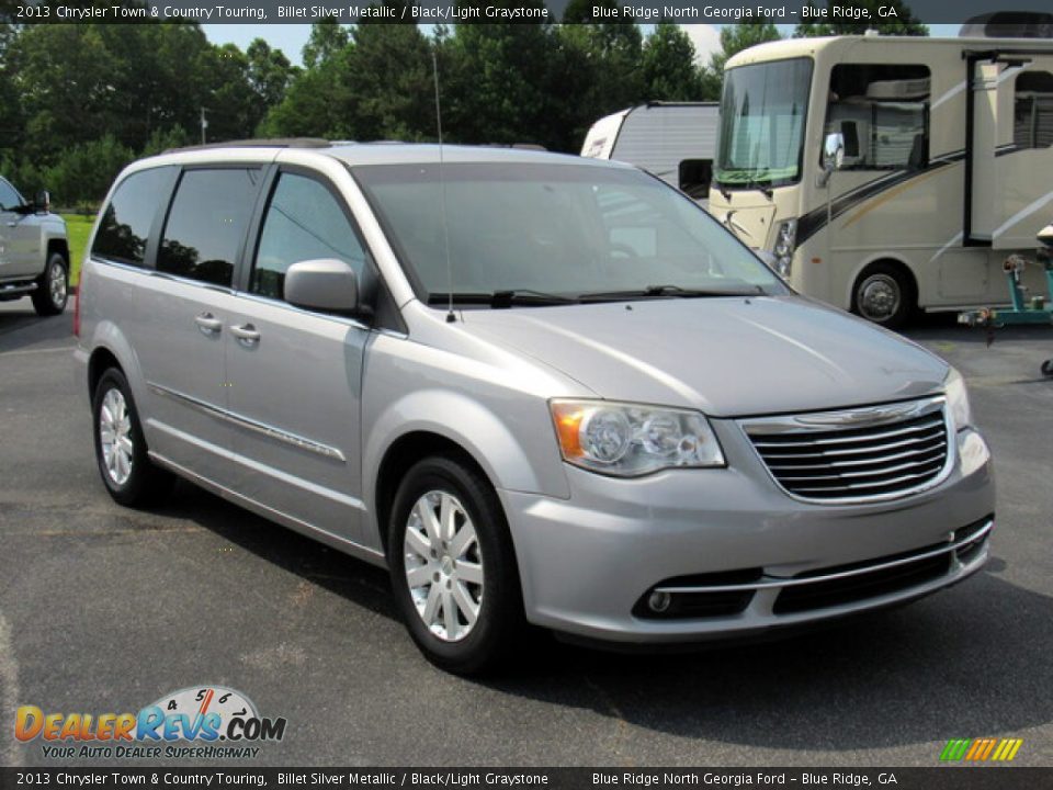 Front 3/4 View of 2013 Chrysler Town & Country Touring Photo #8