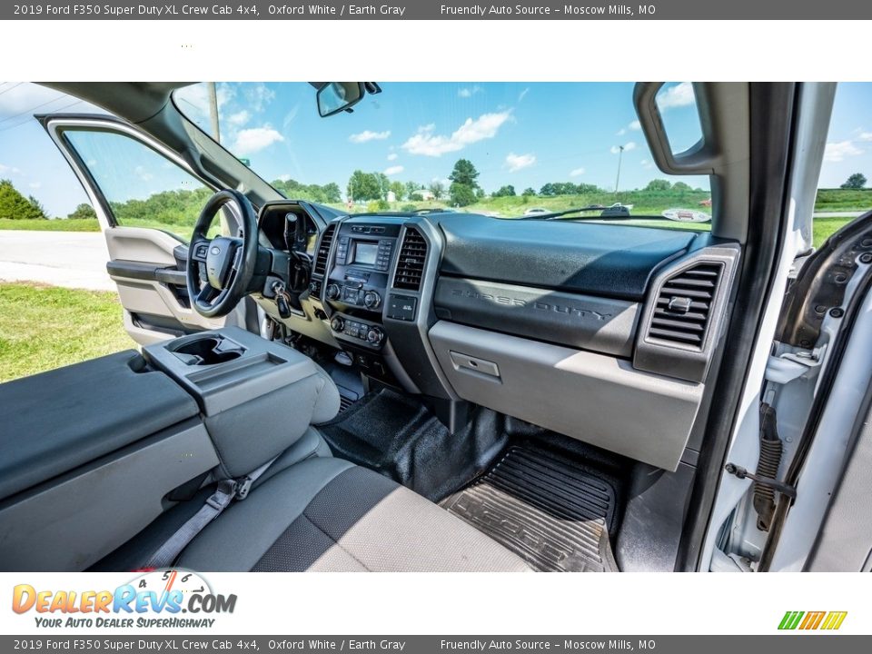 2019 Ford F350 Super Duty XL Crew Cab 4x4 Oxford White / Earth Gray Photo #23