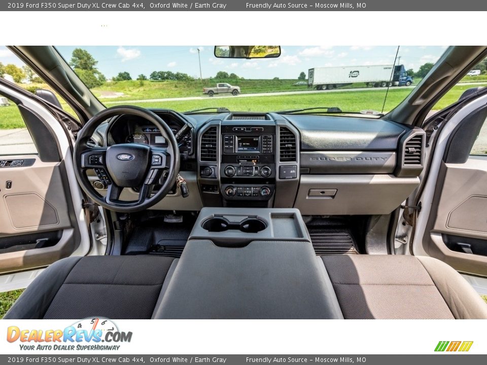 2019 Ford F350 Super Duty XL Crew Cab 4x4 Oxford White / Earth Gray Photo #26