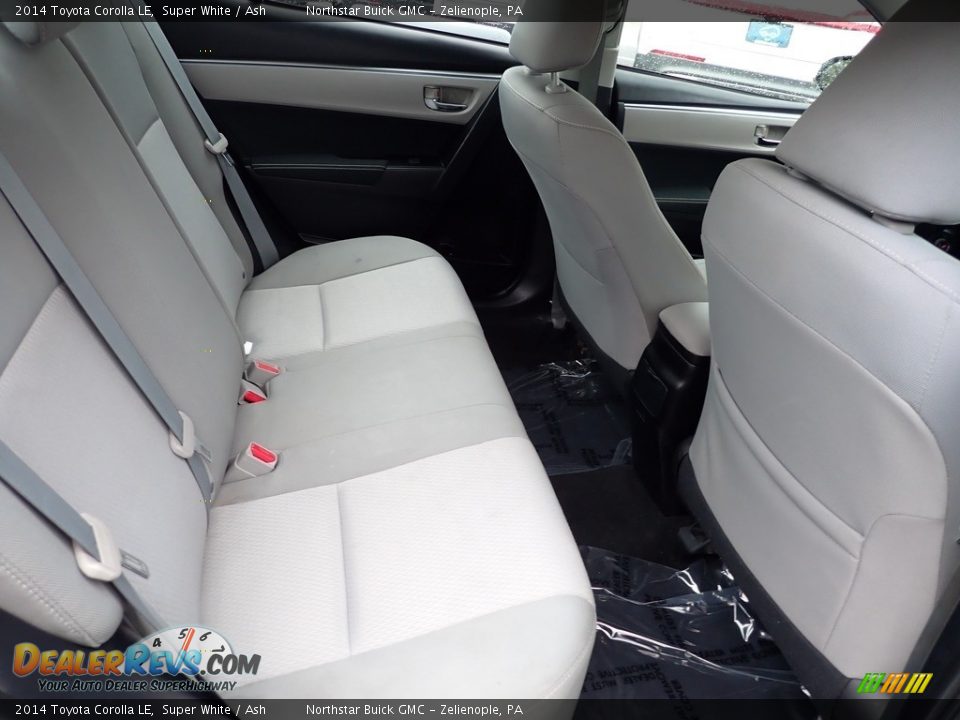 Rear Seat of 2014 Toyota Corolla LE Photo #16