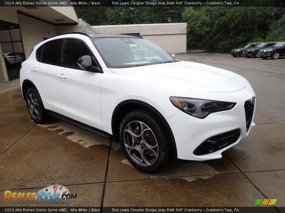 Front 3/4 View of 2024 Alfa Romeo Stelvio Sprint AWD Photo #7