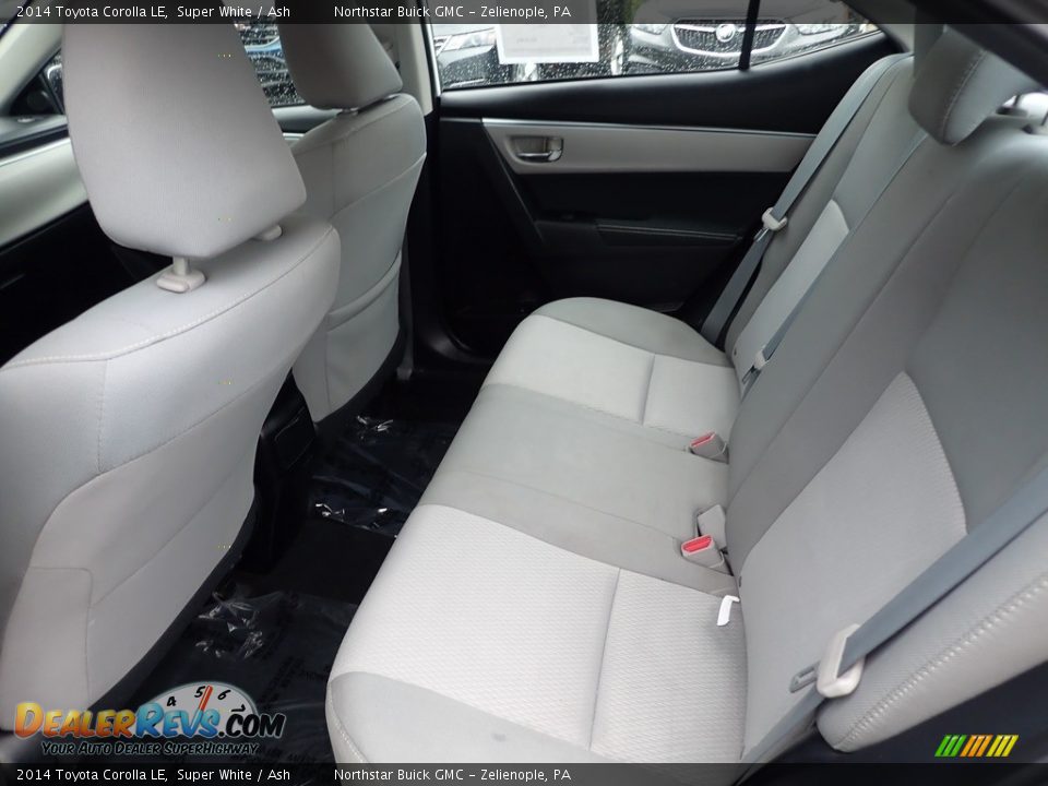 2014 Toyota Corolla LE Super White / Ash Photo #17