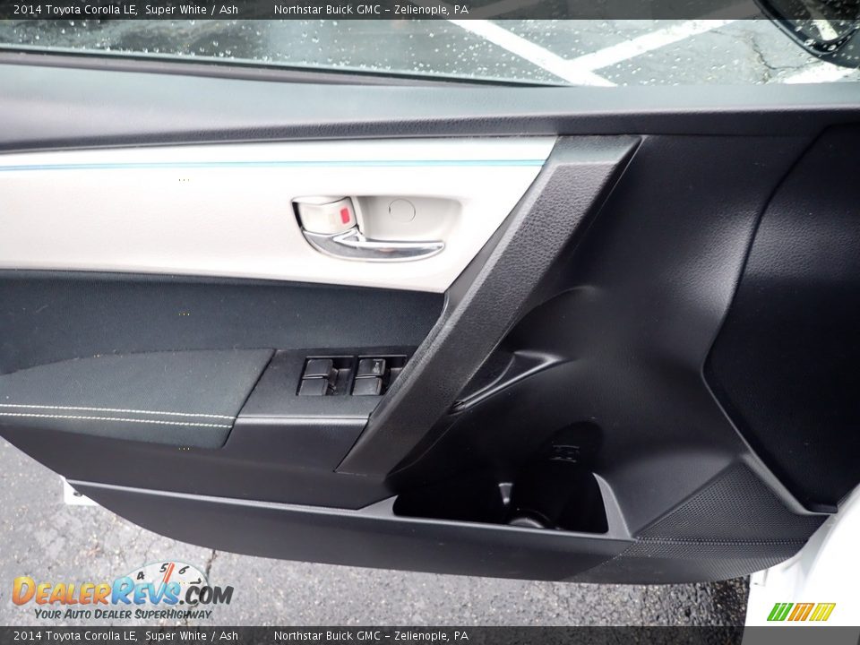 2014 Toyota Corolla LE Super White / Ash Photo #20