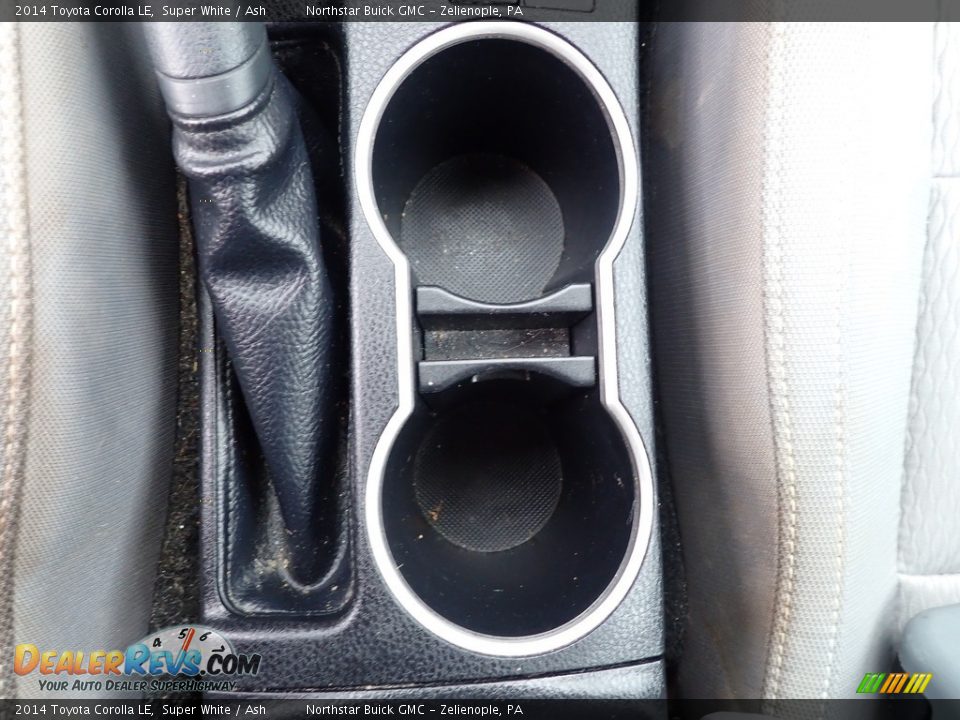 2014 Toyota Corolla LE Super White / Ash Photo #26