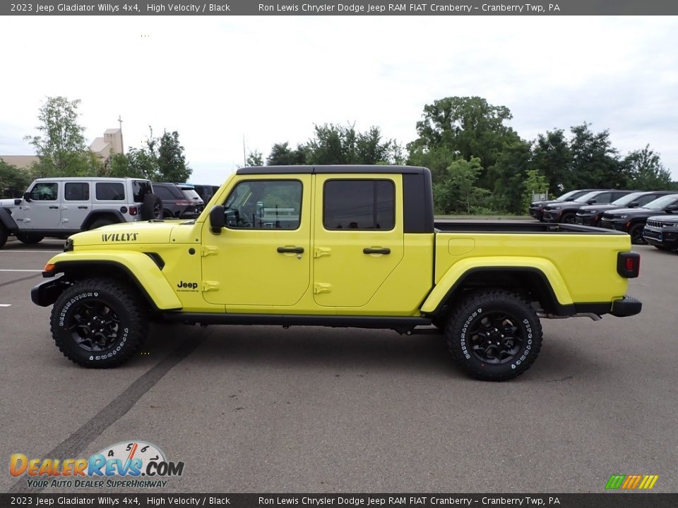 2023 Jeep Gladiator Willys 4x4 High Velocity / Black Photo #2