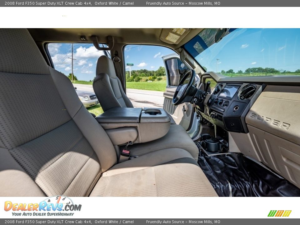 Front Seat of 2008 Ford F350 Super Duty XLT Crew Cab 4x4 Photo #23