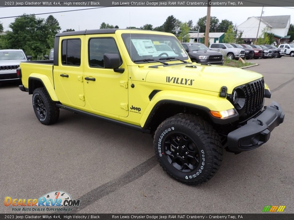 2023 Jeep Gladiator Willys 4x4 High Velocity / Black Photo #7