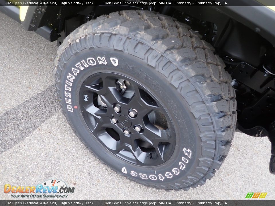 2023 Jeep Gladiator Willys 4x4 High Velocity / Black Photo #9