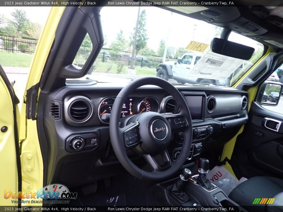 2023 Jeep Gladiator Willys 4x4 High Velocity / Black Photo #13