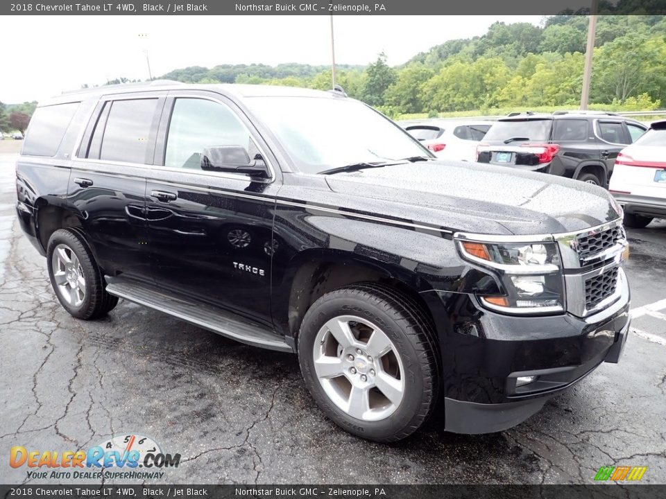 Front 3/4 View of 2018 Chevrolet Tahoe LT 4WD Photo #9