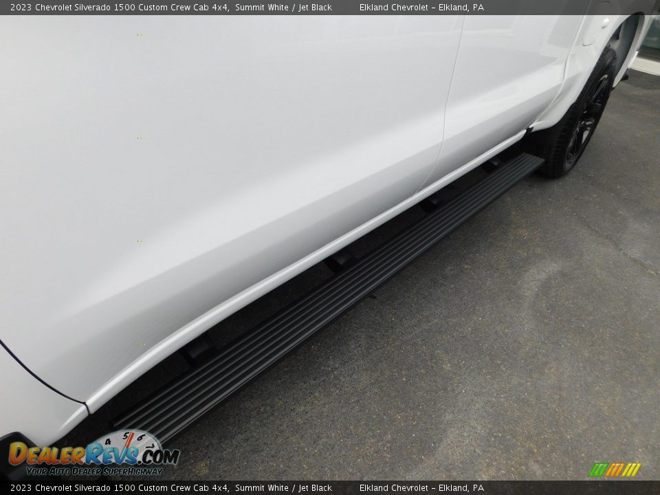 2023 Chevrolet Silverado 1500 Custom Crew Cab 4x4 Summit White / Jet Black Photo #17