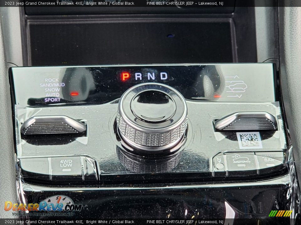 2023 Jeep Grand Cherokee Trailhawk 4XE Shifter Photo #10