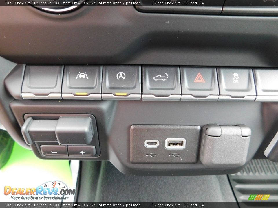 Controls of 2023 Chevrolet Silverado 1500 Custom Crew Cab 4x4 Photo #34