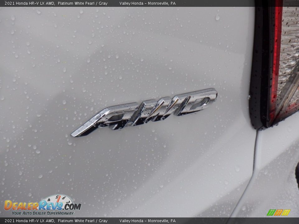2021 Honda HR-V LX AWD Platinum White Pearl / Gray Photo #7