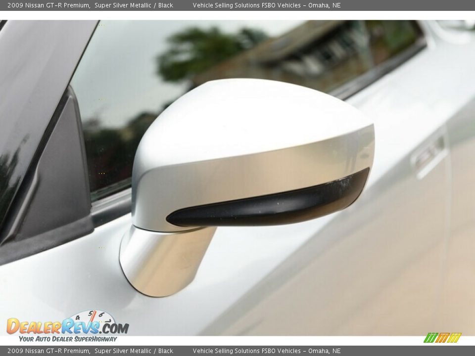 2009 Nissan GT-R Premium Super Silver Metallic / Black Photo #4