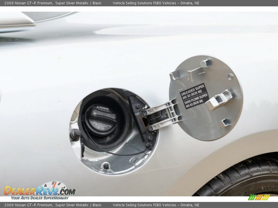 2009 Nissan GT-R Premium Super Silver Metallic / Black Photo #5
