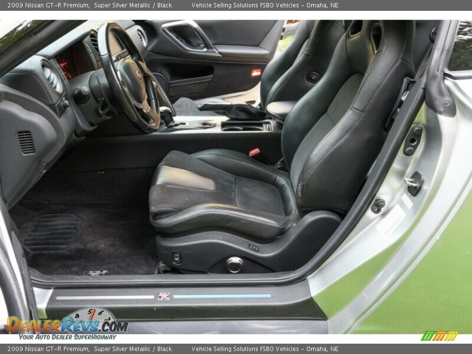2009 Nissan GT-R Premium Super Silver Metallic / Black Photo #7