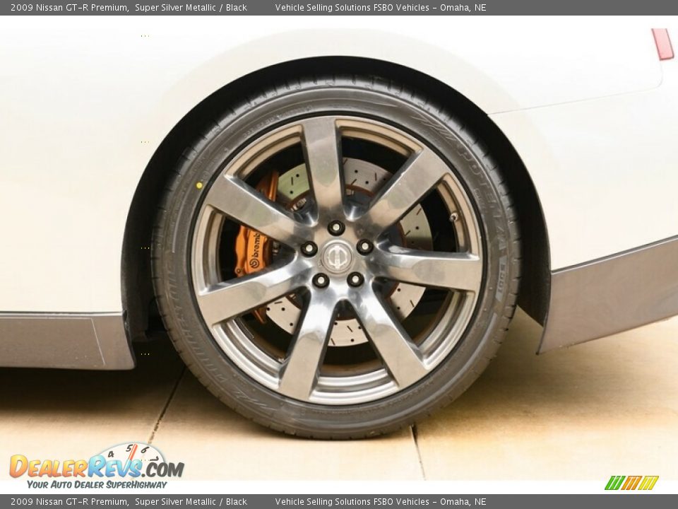 2009 Nissan GT-R Premium Super Silver Metallic / Black Photo #29
