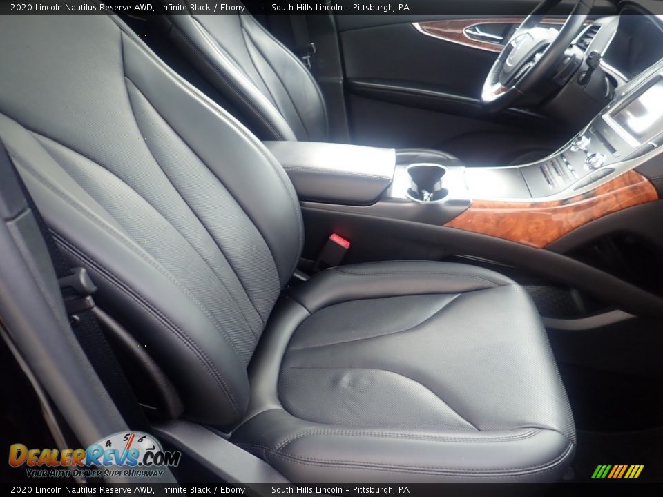 Front Seat of 2020 Lincoln Nautilus Reserve AWD Photo #11