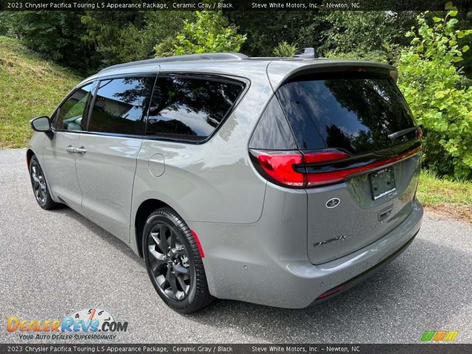 2023 Chrysler Pacifica Touring L S Appearance Package Ceramic Gray / Black Photo #8